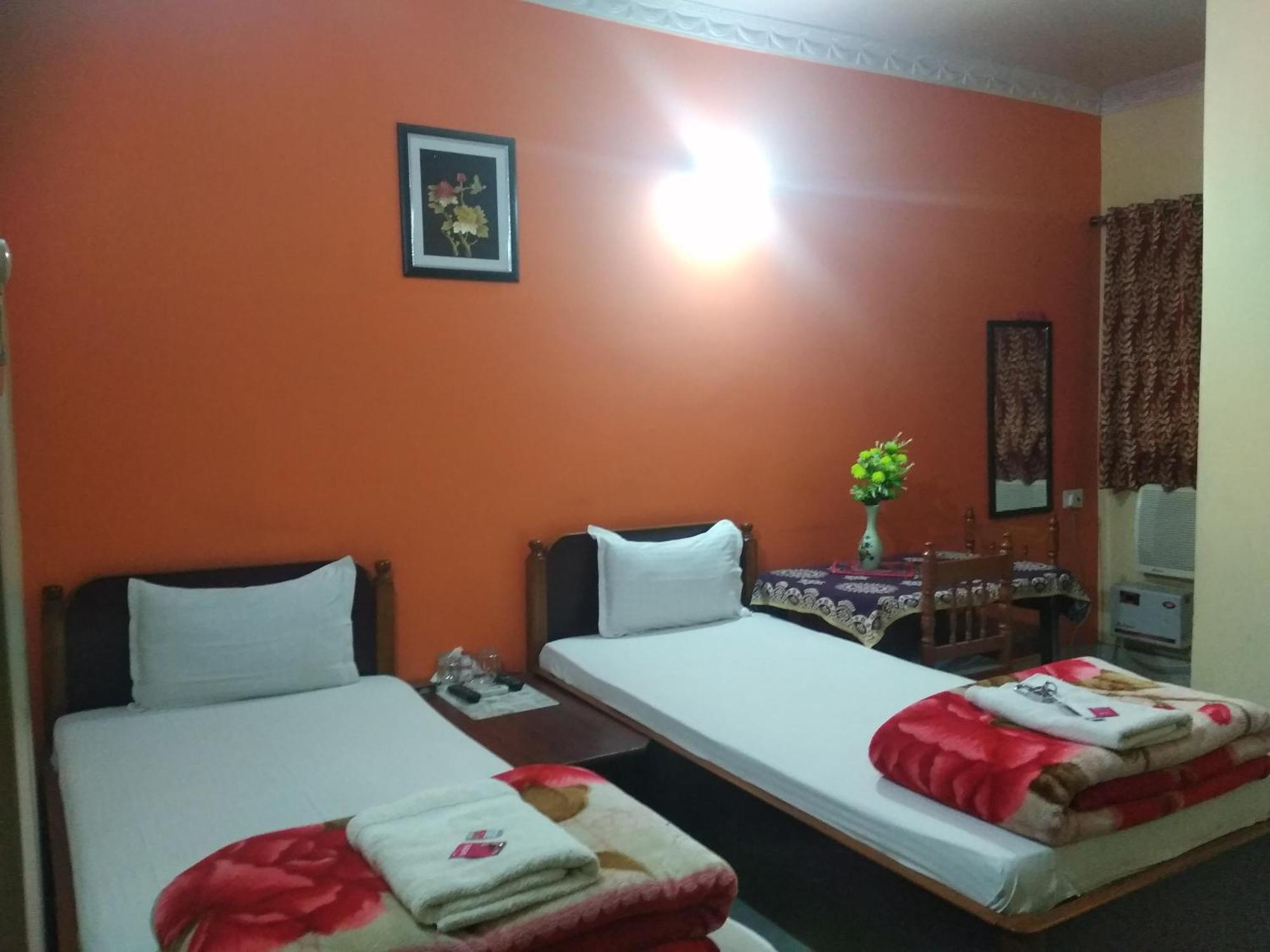 Hotel Chandrakala Regency 300 Meters From Dhanbad Railway Екстер'єр фото
