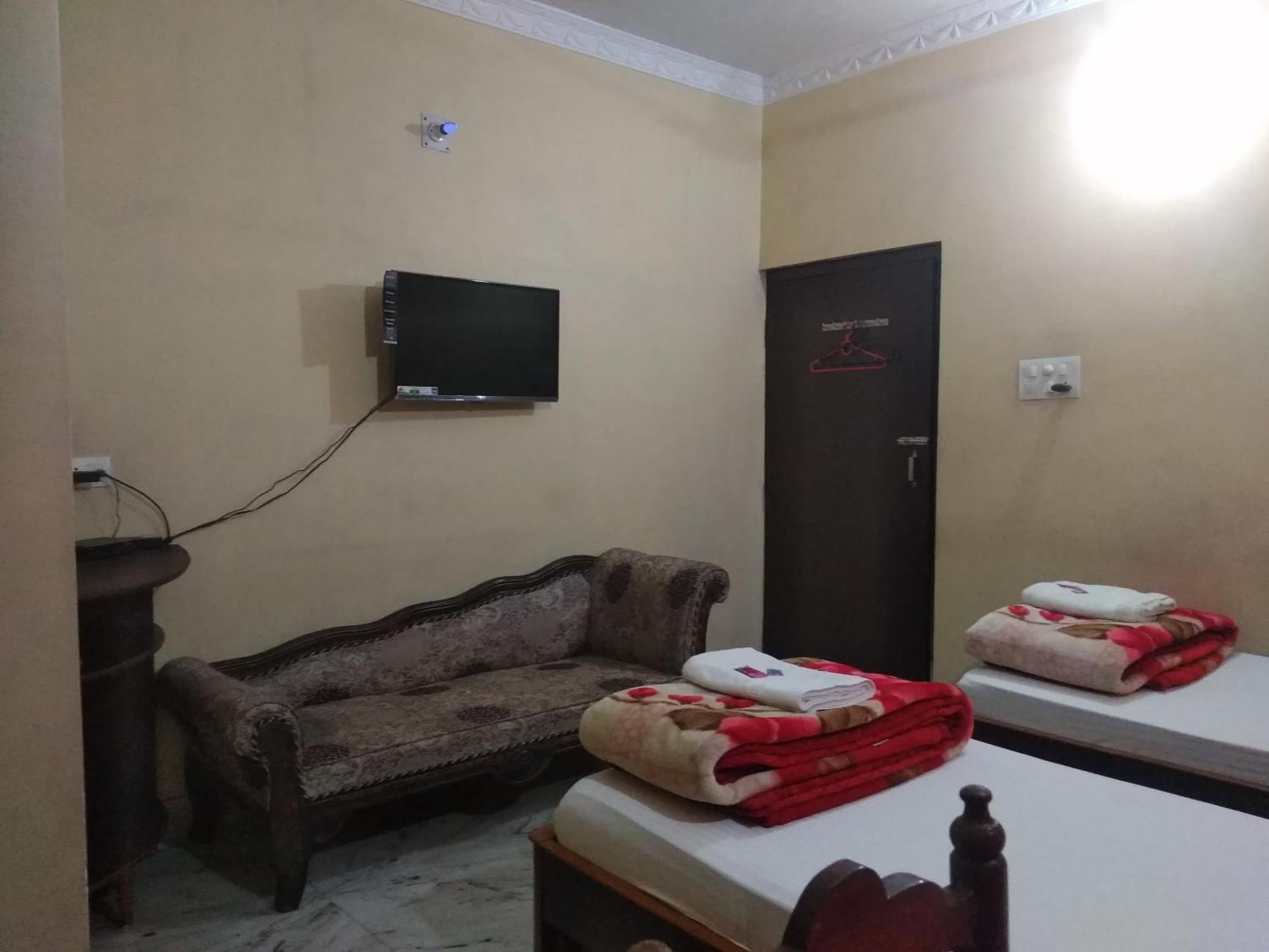 Hotel Chandrakala Regency 300 Meters From Dhanbad Railway Екстер'єр фото