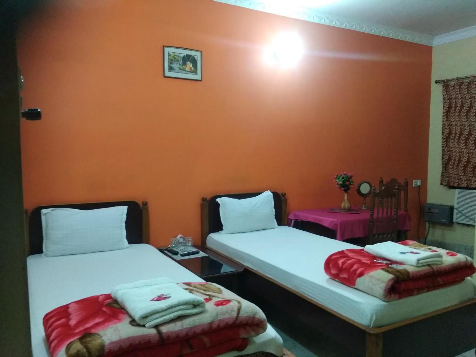Hotel Chandrakala Regency 300 Meters From Dhanbad Railway Екстер'єр фото